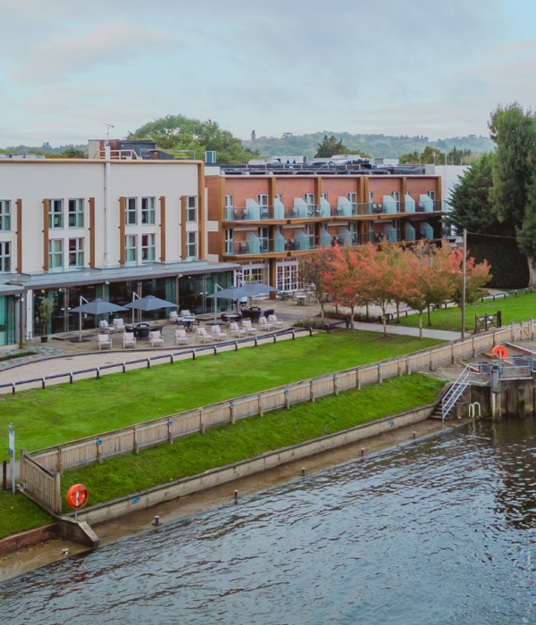 The Runnymede on Thames